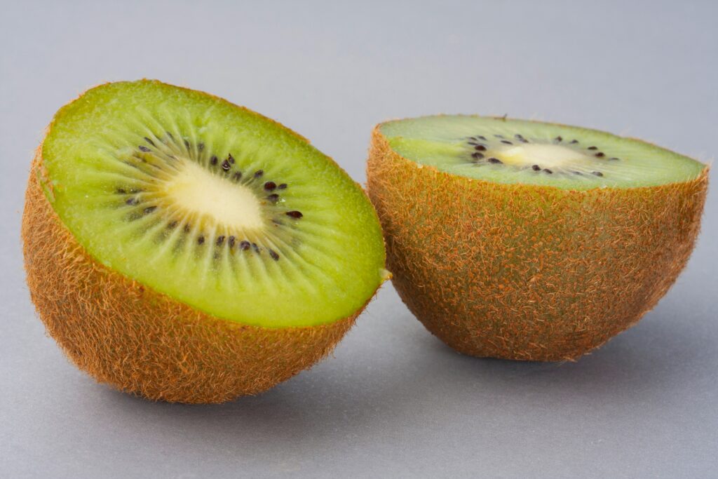 Health Benefits of Kiwi : Mohit Tandon USA