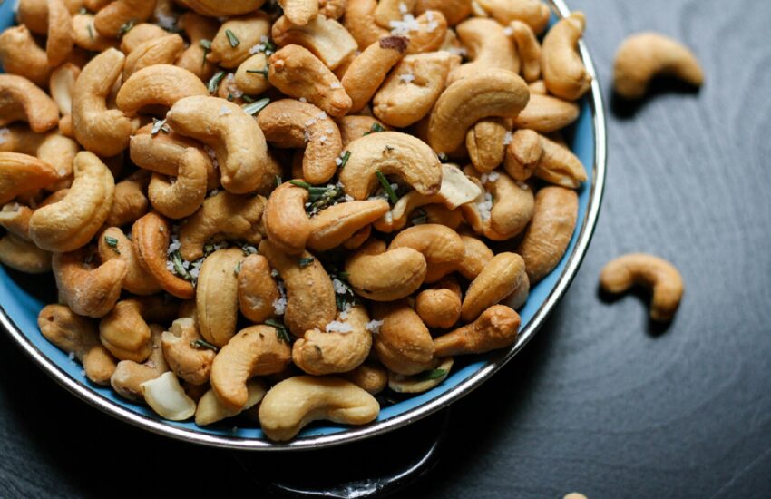 Health Benefits of Cashews (Kaju)